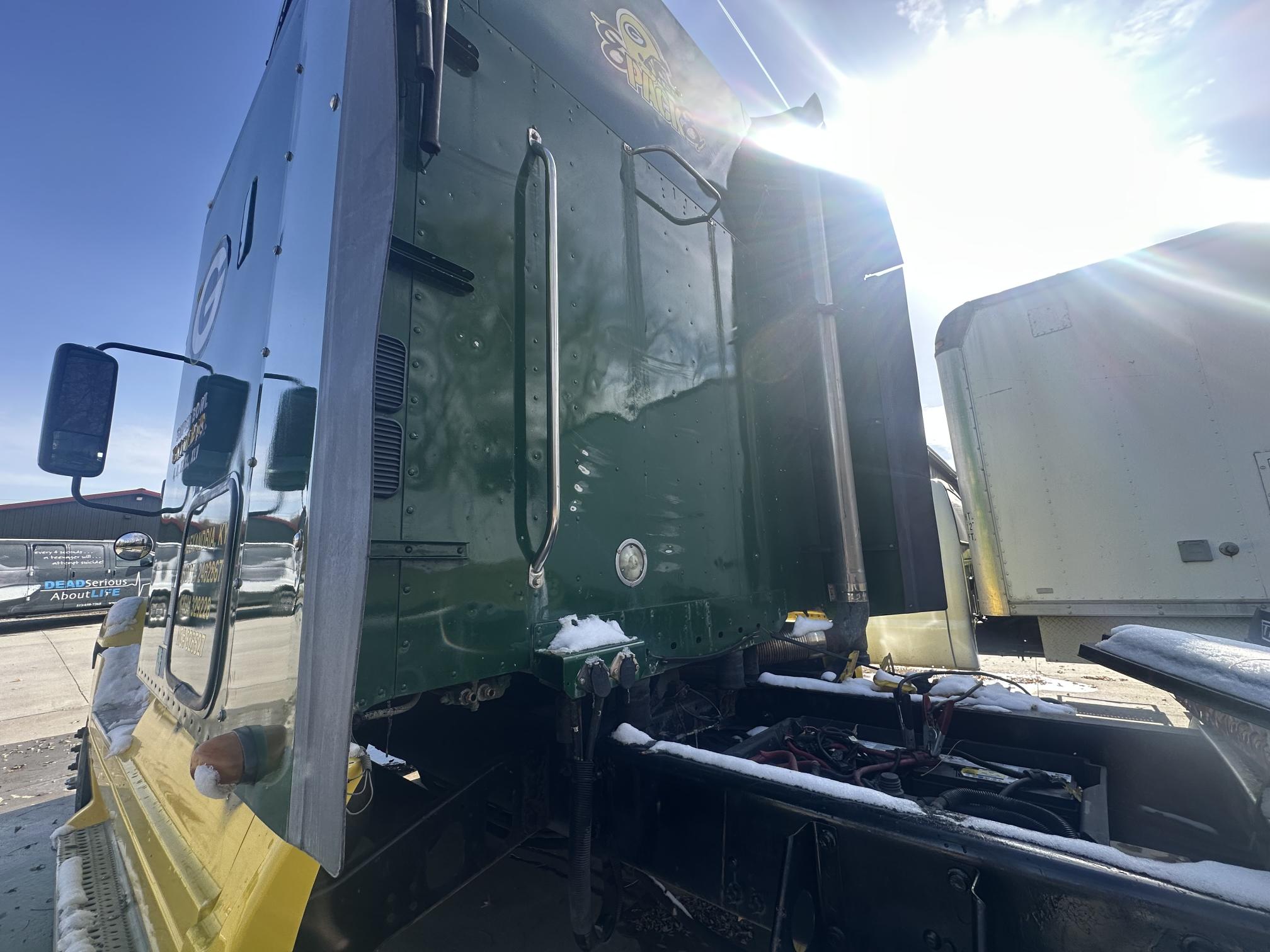 2006 FREIGHTLINER Cascadia - Image 14