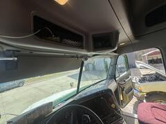 2006 FREIGHTLINER Cascadia - Image 30