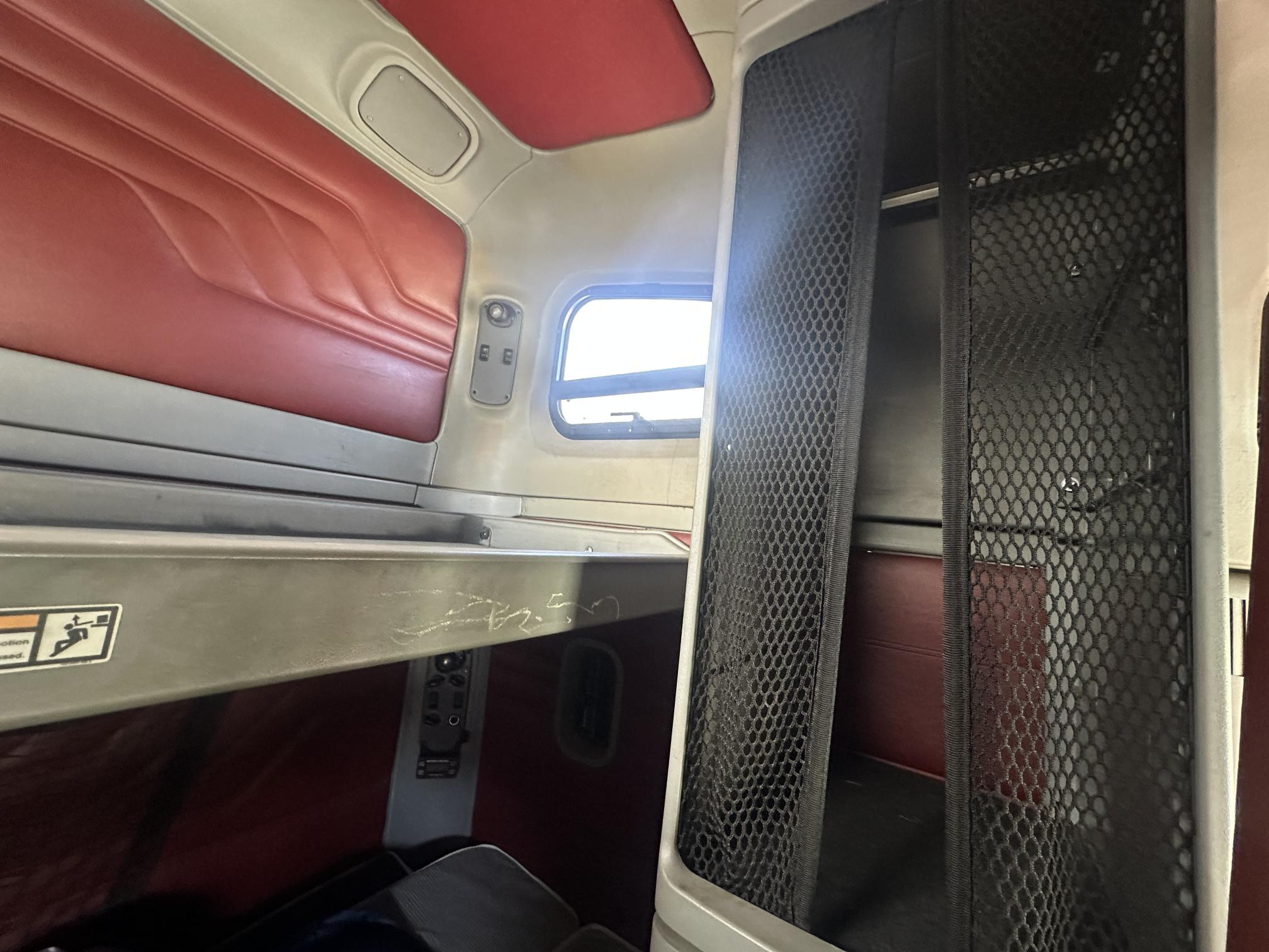 2006 FREIGHTLINER Cascadia - Image 34