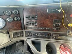 2006 FREIGHTLINER Cascadia - Image 42