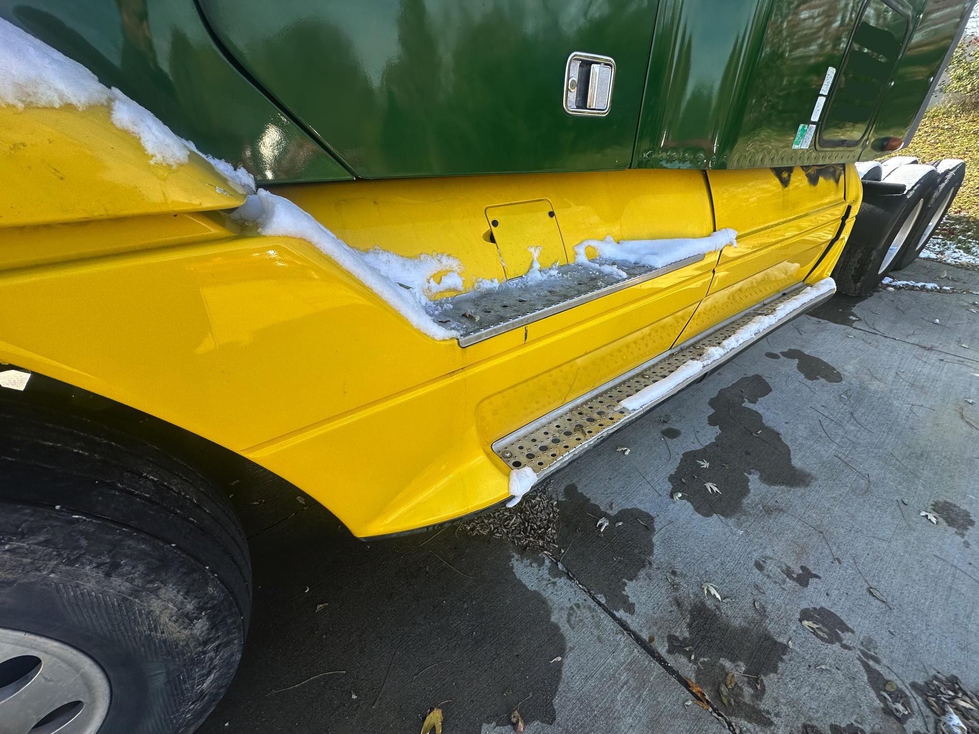 2006 FREIGHTLINER Cascadia - Image 11