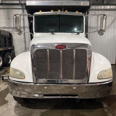 2005 PETERBILT 335 - Image 5