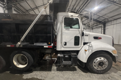 2005 PETERBILT 335 - Image 12