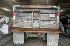 2005 PETERBILT 335 - Image 10