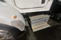 2005 PETERBILT 335 - Image 15