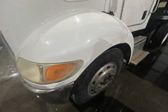 2005 PETERBILT 335 - Image 14