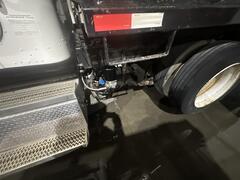 2005 PETERBILT 335 - Image 19