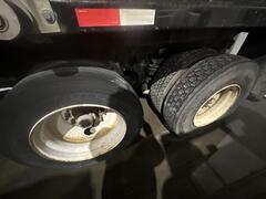 2005 PETERBILT 335 - Image 20