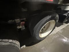 2005 PETERBILT 335 - Image 26