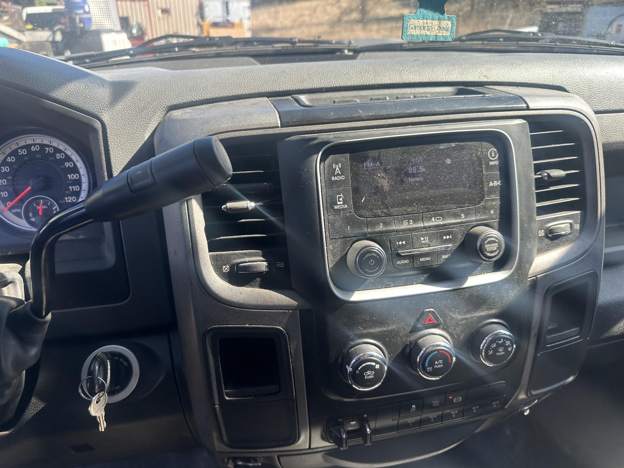 2015 DODGE 4500 - Image 39