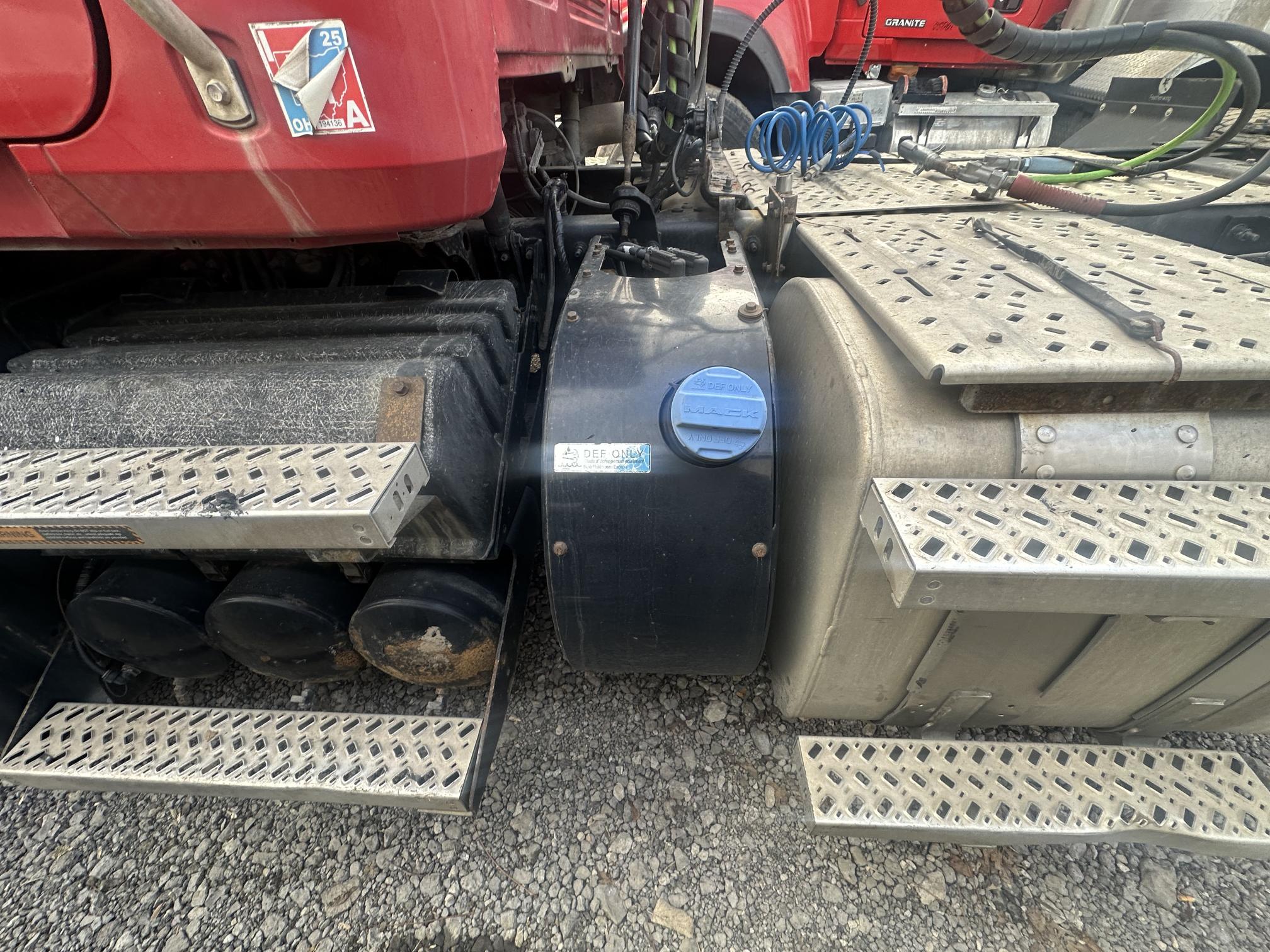 2013 MACK CXU613 - Image 12