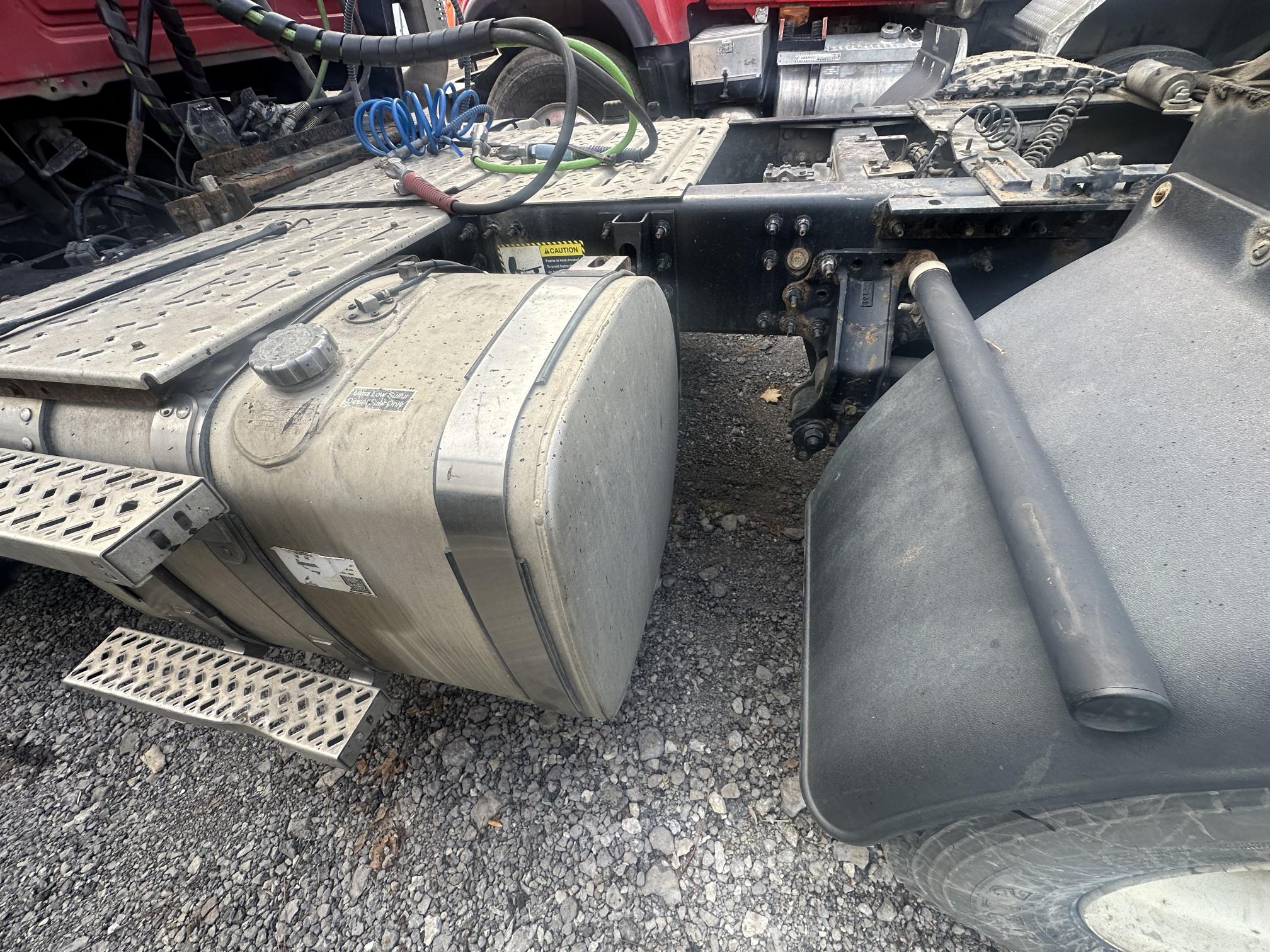 2013 MACK CXU613 - view 13 of 38