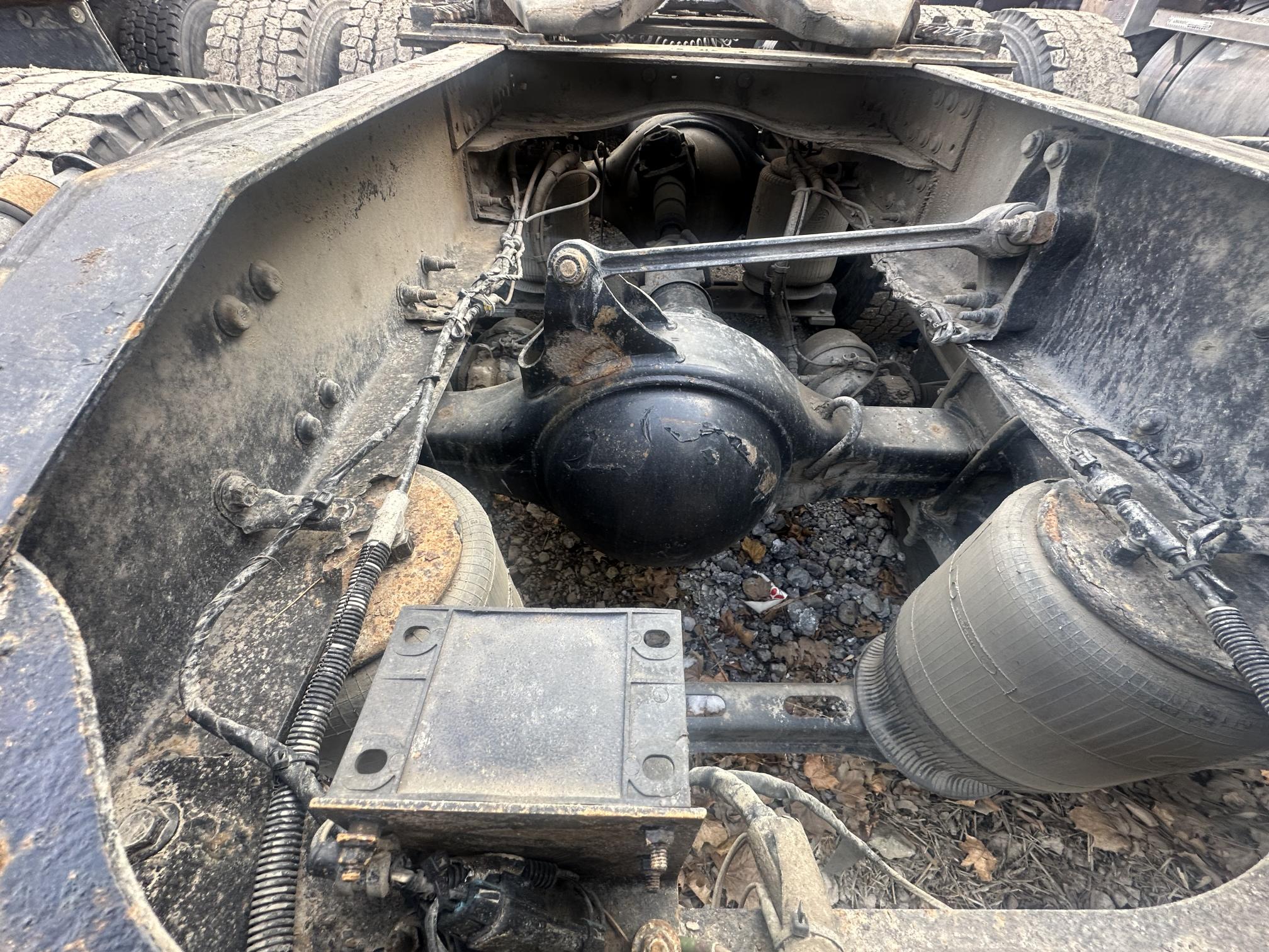 2013 MACK CXU613 - view 17 of 38