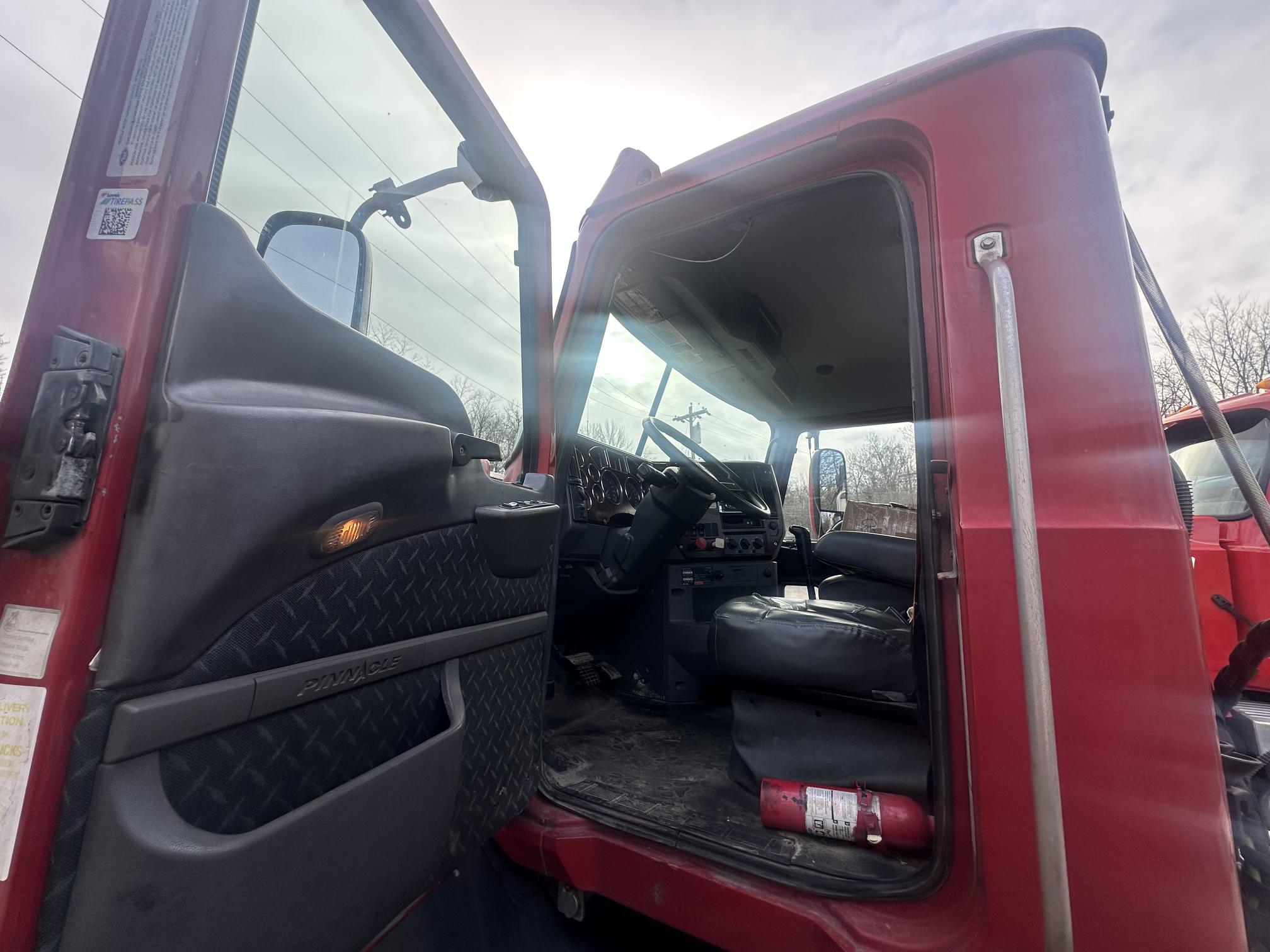 2013 MACK CXU613 - Image 28