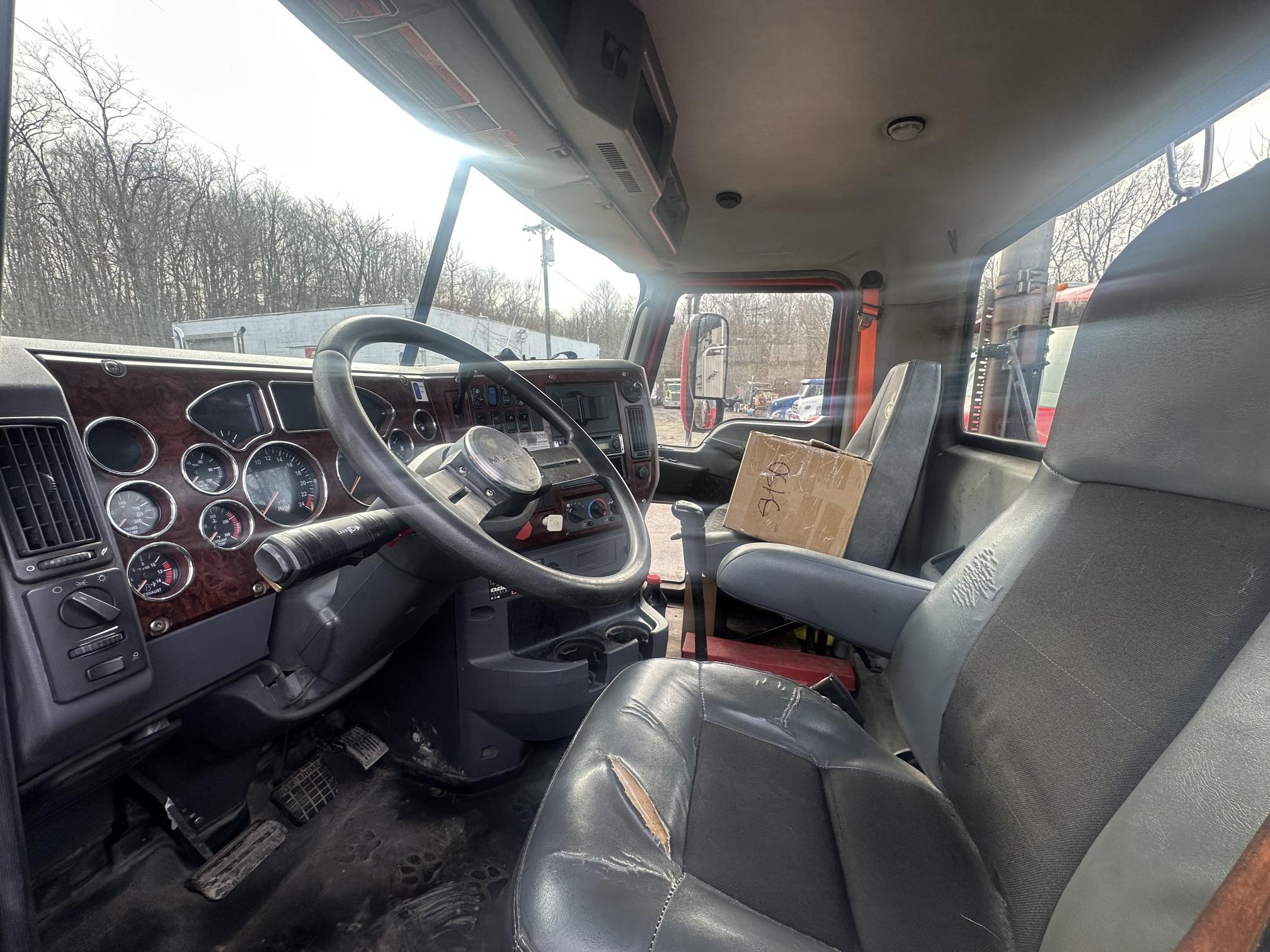 2013 MACK CXU613 - Image 30