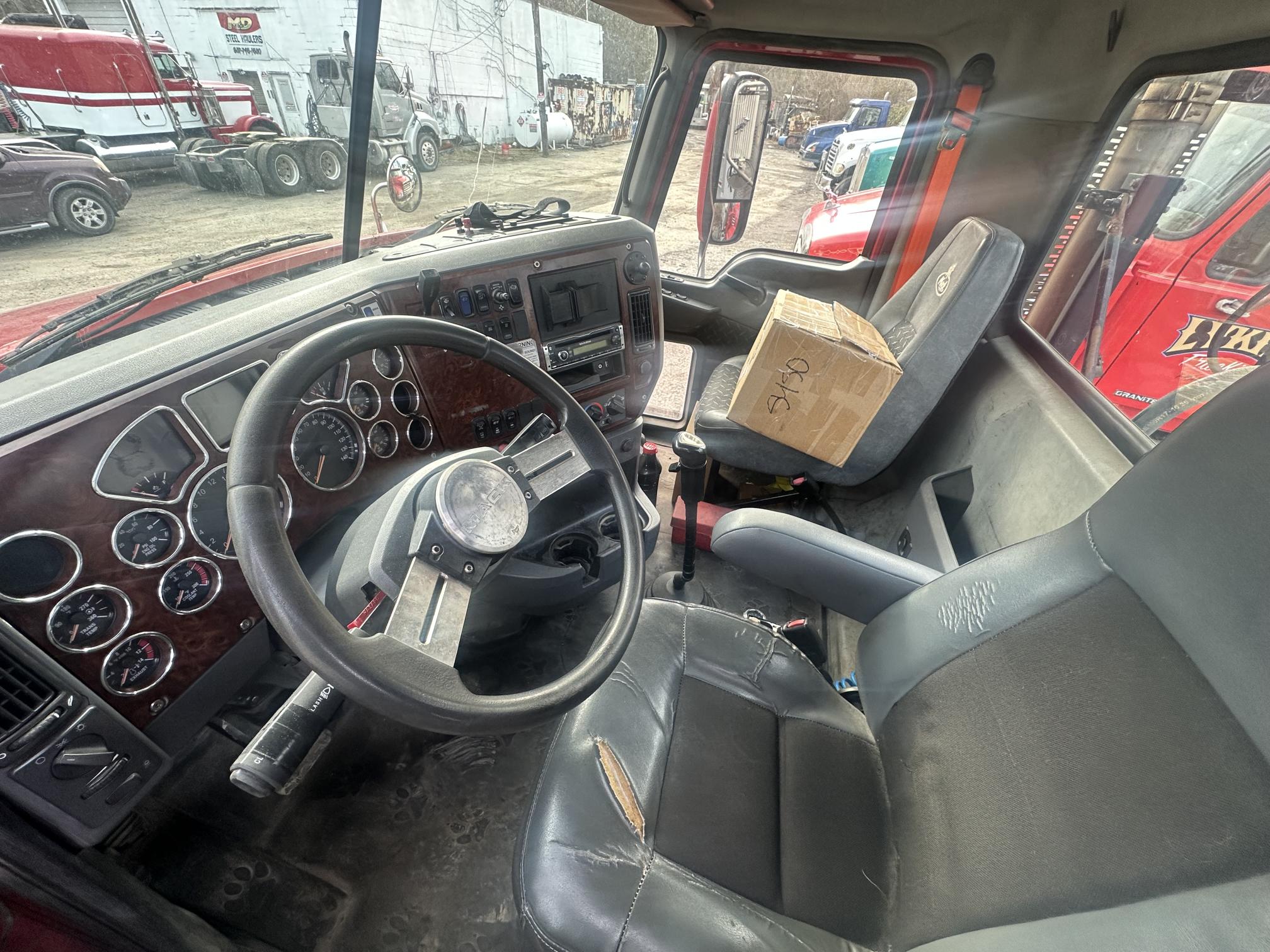 2013 MACK CXU613 - Image 31