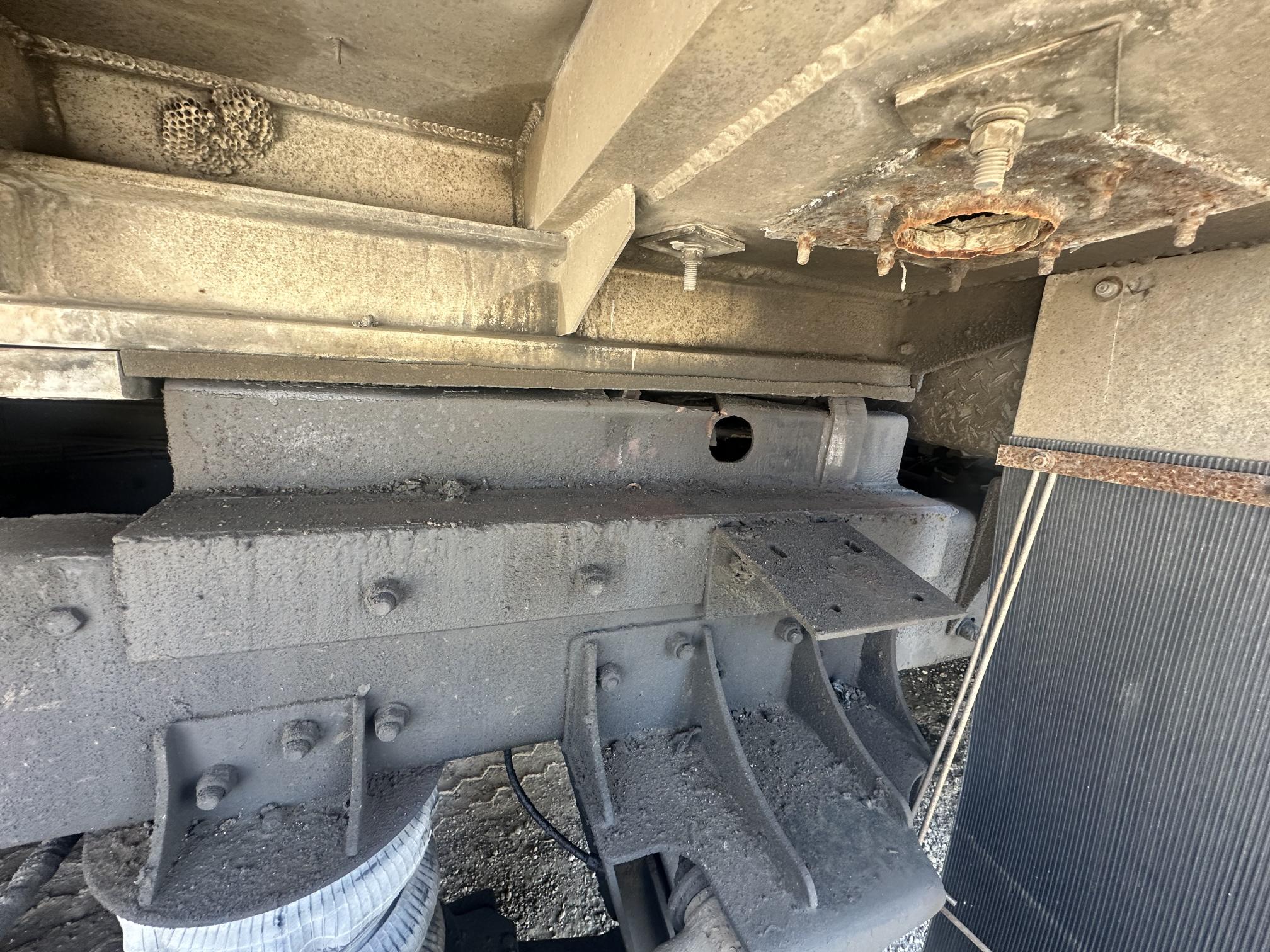 1997 MACK RD688S - view 8 of 34