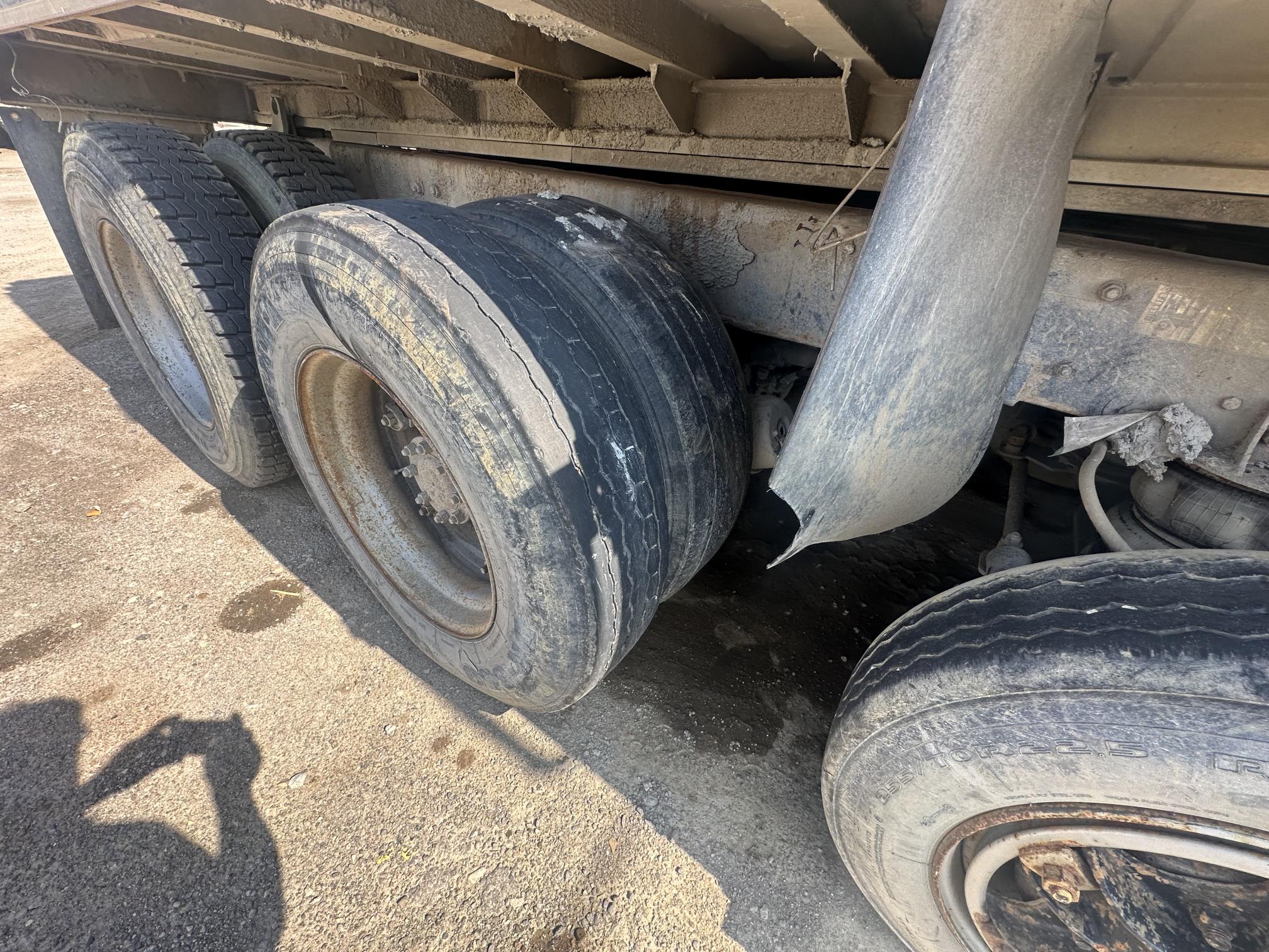 1997 MACK RD688S - view 12 of 34