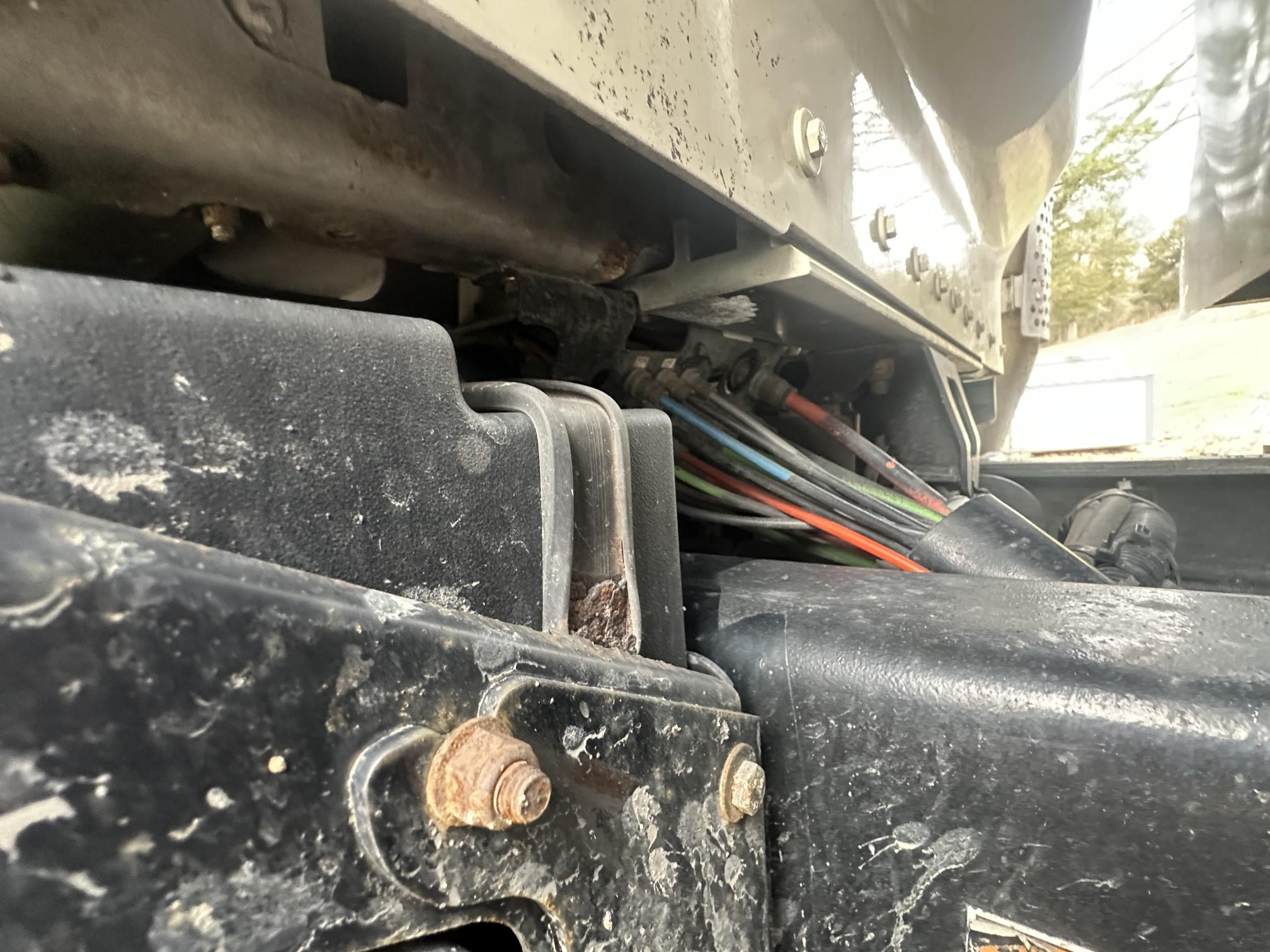 2015 KENWORTH T800 - Image 32