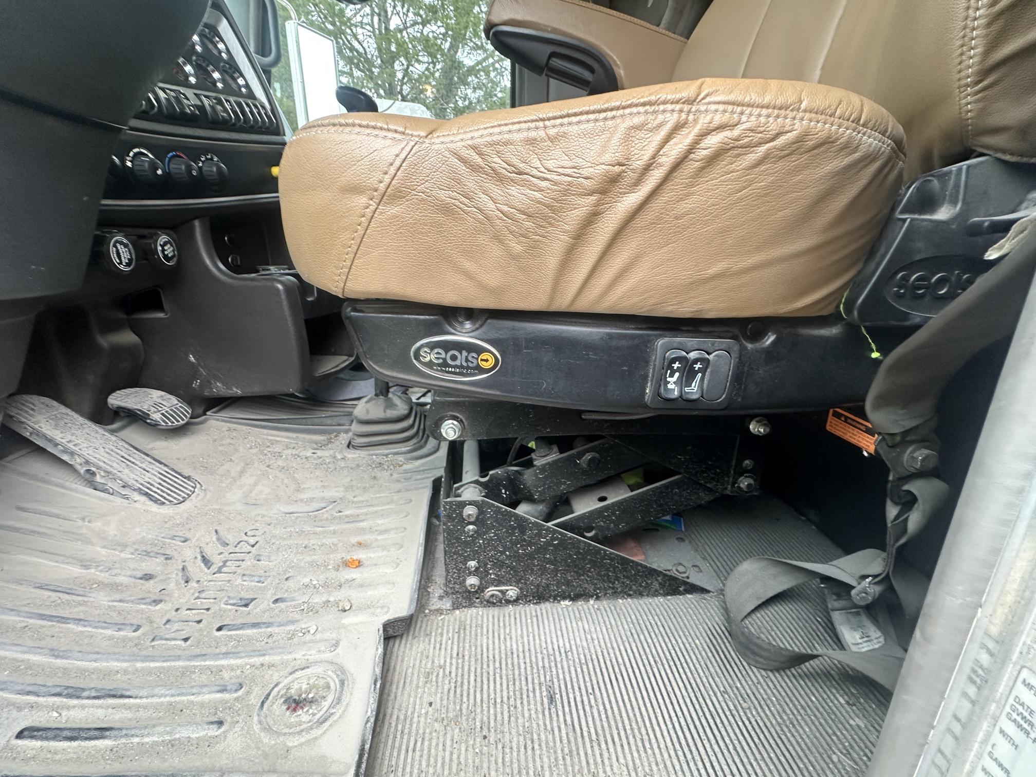 2015 KENWORTH T800 - Image 35