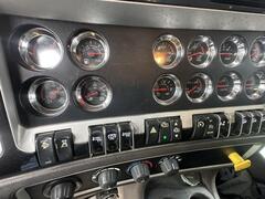 2015 KENWORTH T800 - Image 41