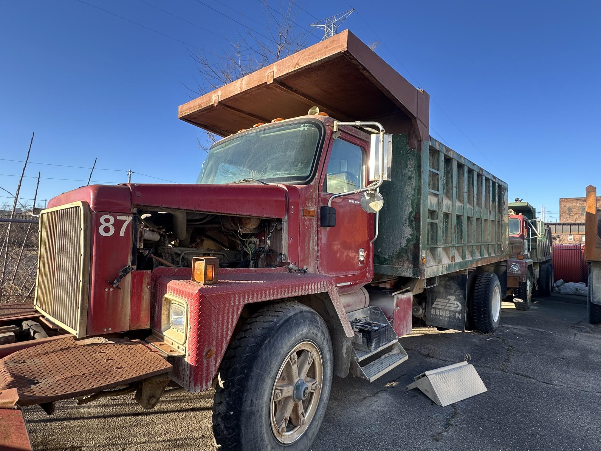 2002 INTERNATIONAL Paystar - Image 2