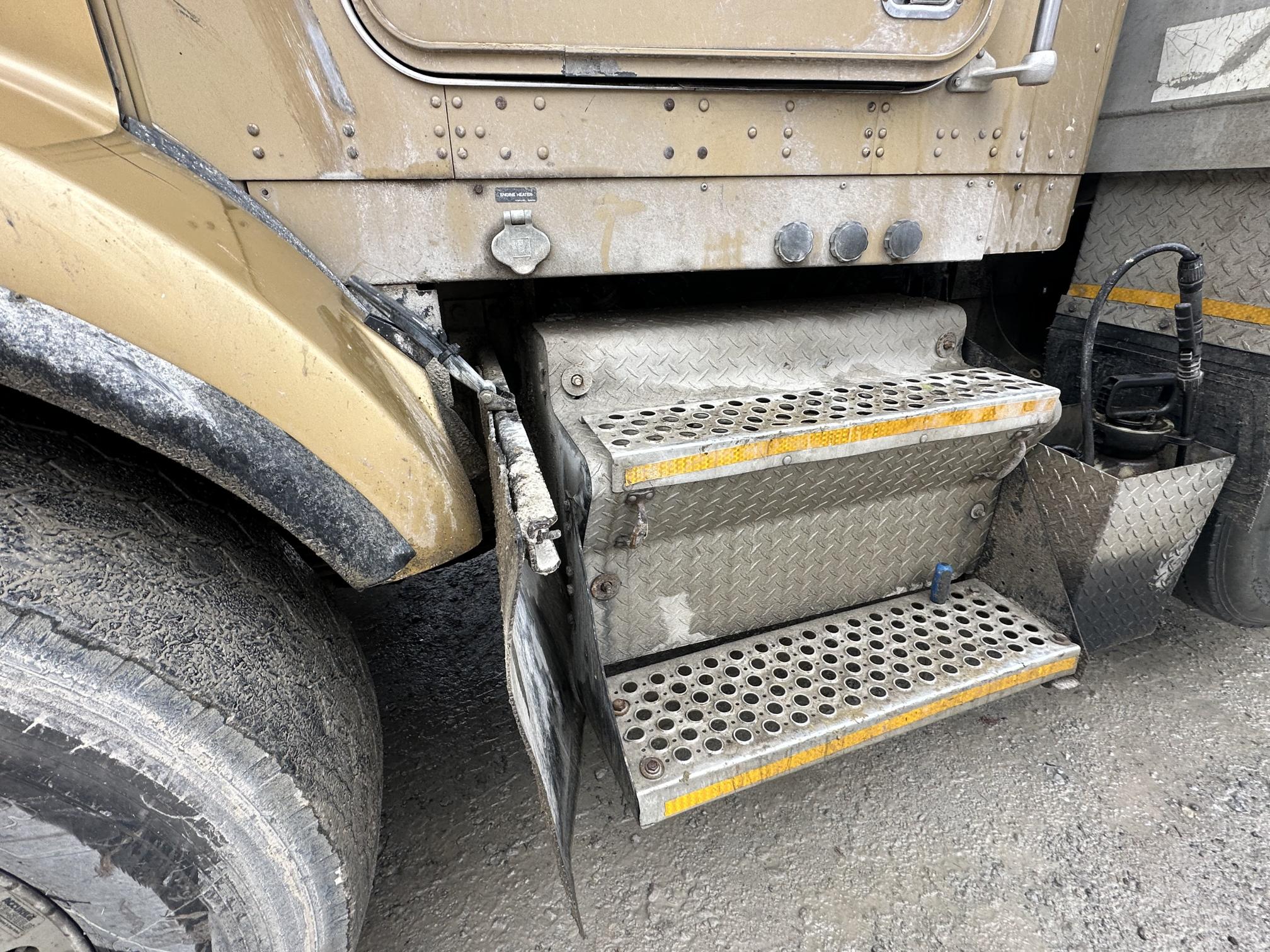 1999 KENWORTH T800 - Image 14