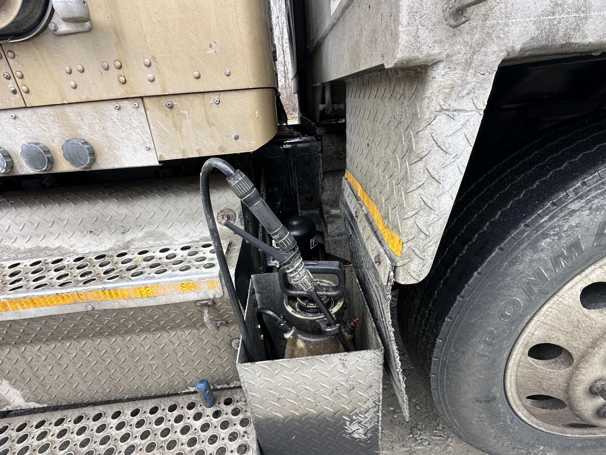 1999 KENWORTH T800 - Image 15