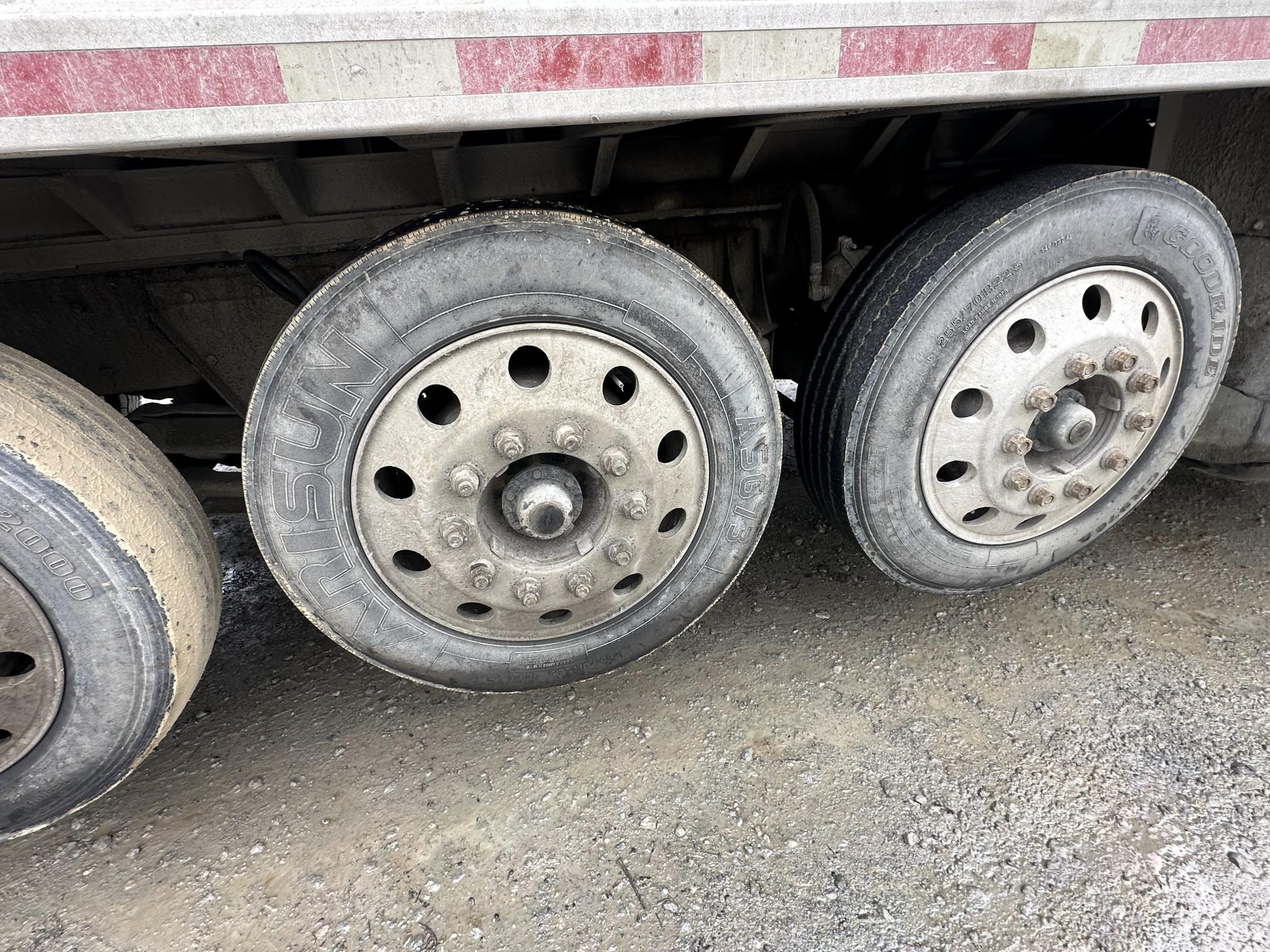 1999 KENWORTH T800 - Image 25