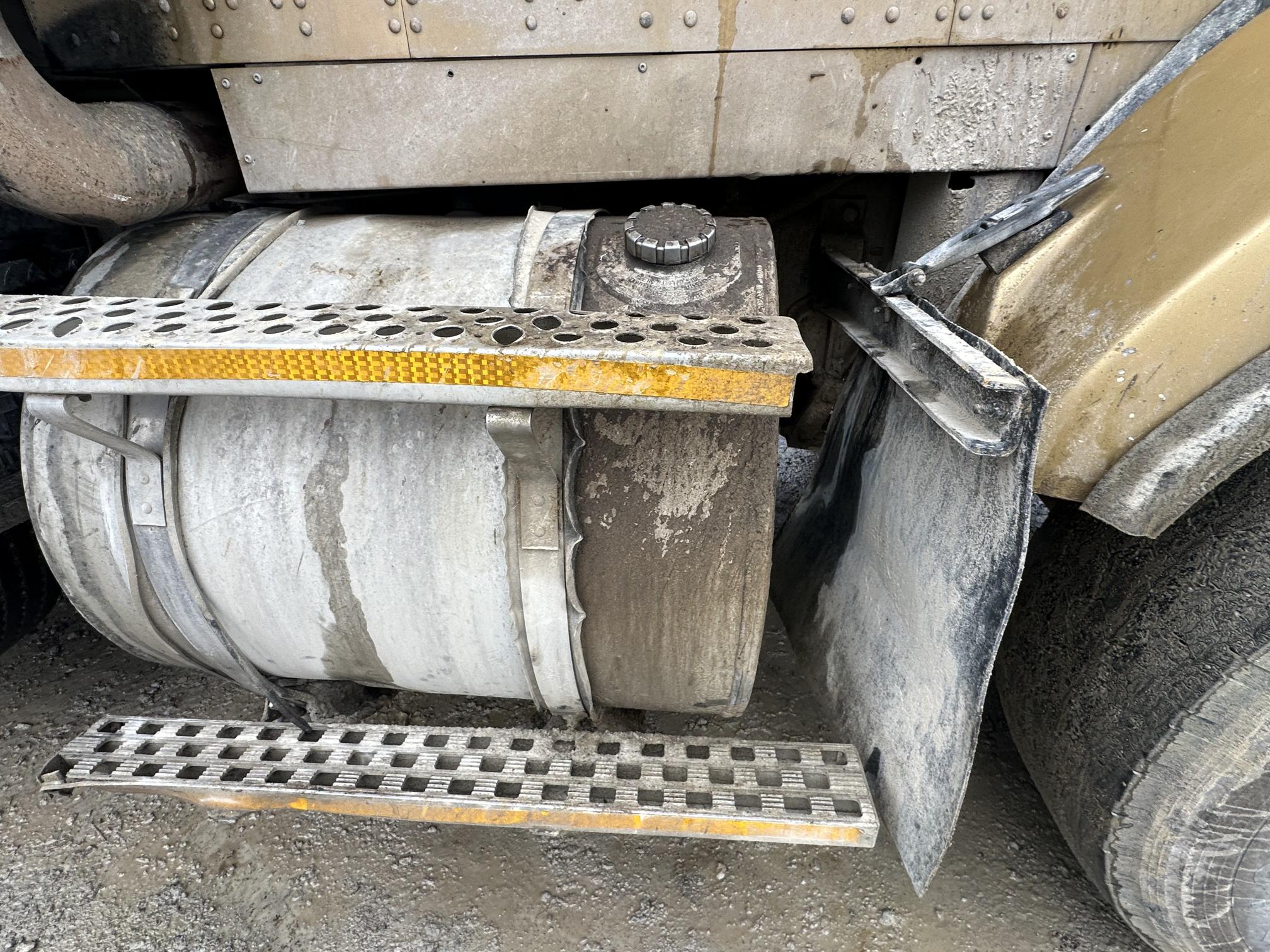 1999 KENWORTH T800 - Image 28