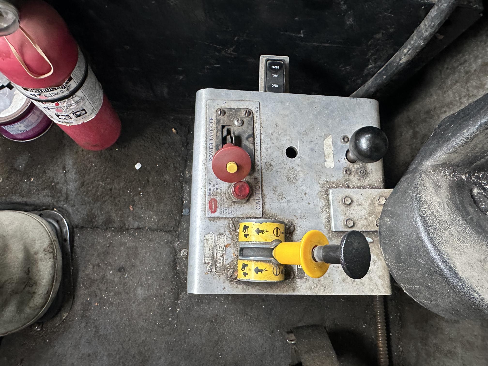 1999 KENWORTH T800 - Image 44