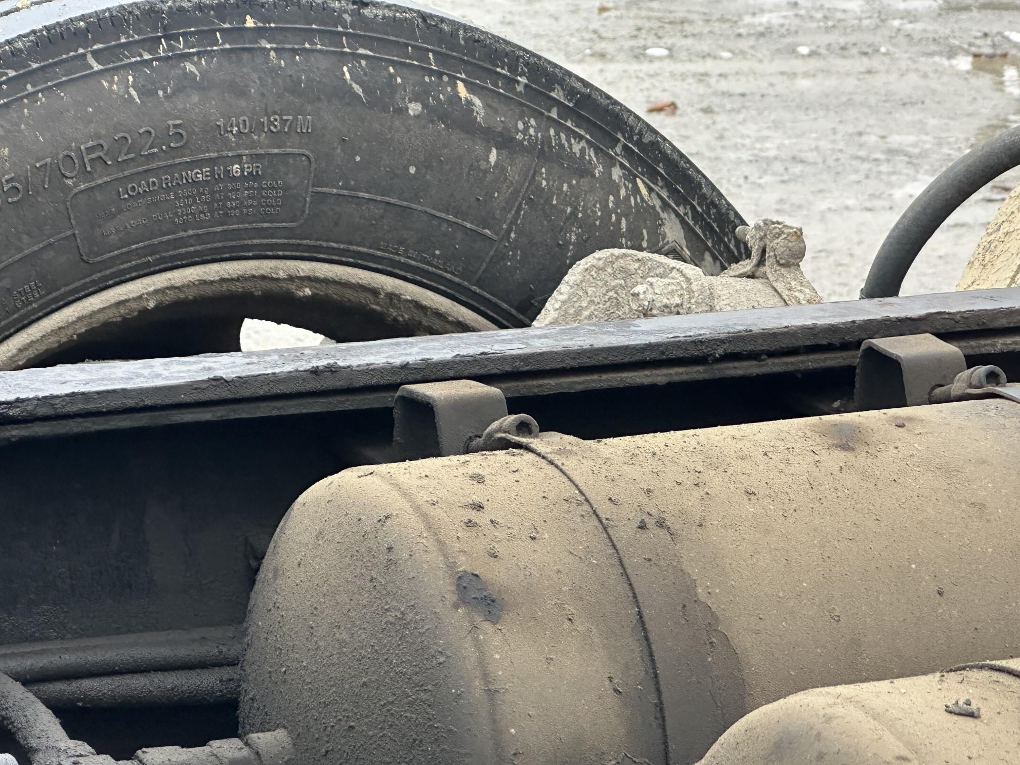 1999 KENWORTH T800 - Image 30