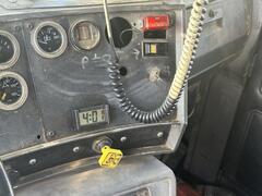 2002 MACK RD688S - Image 16