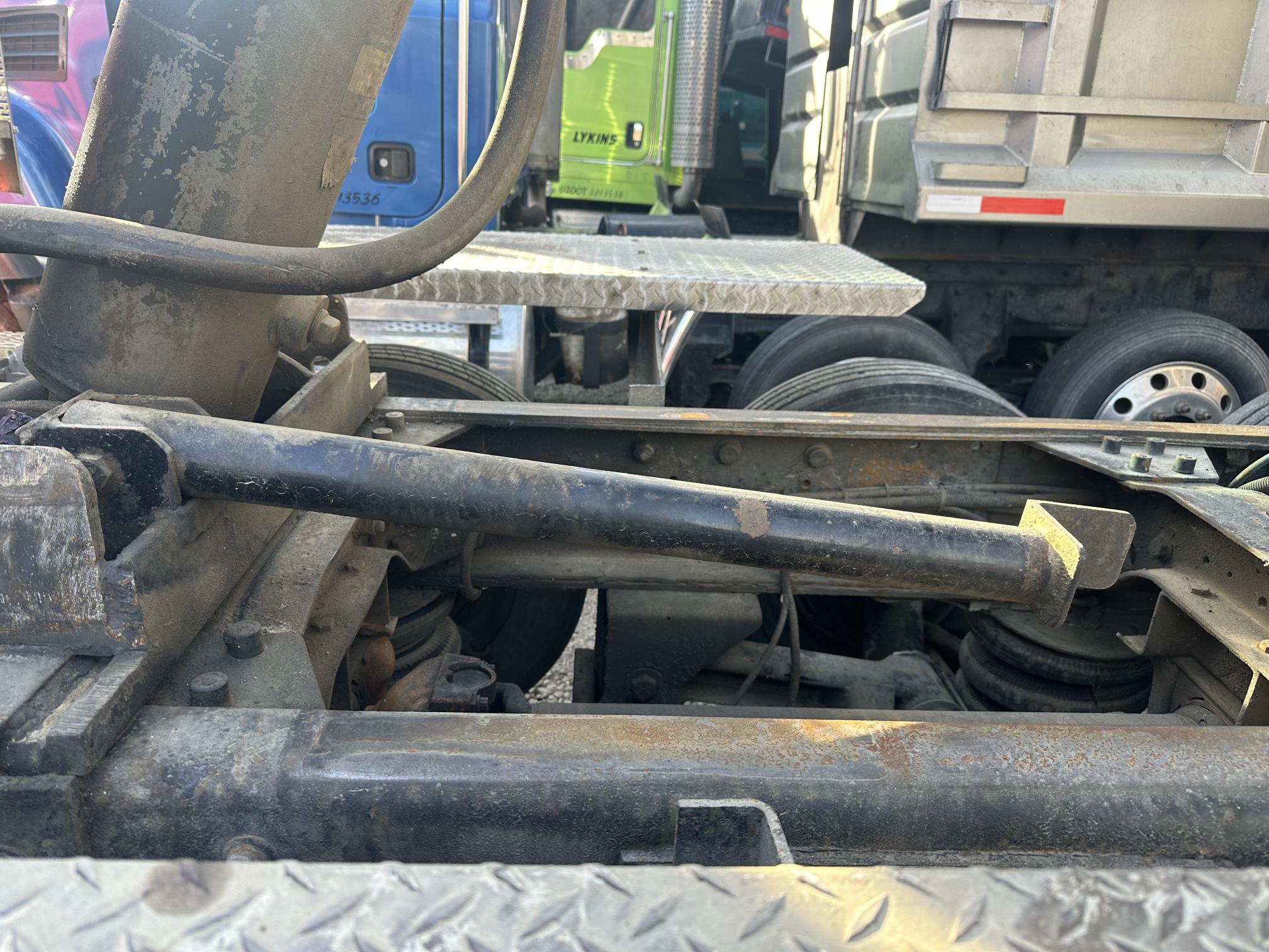 2007 MACK CV713 - Image 16