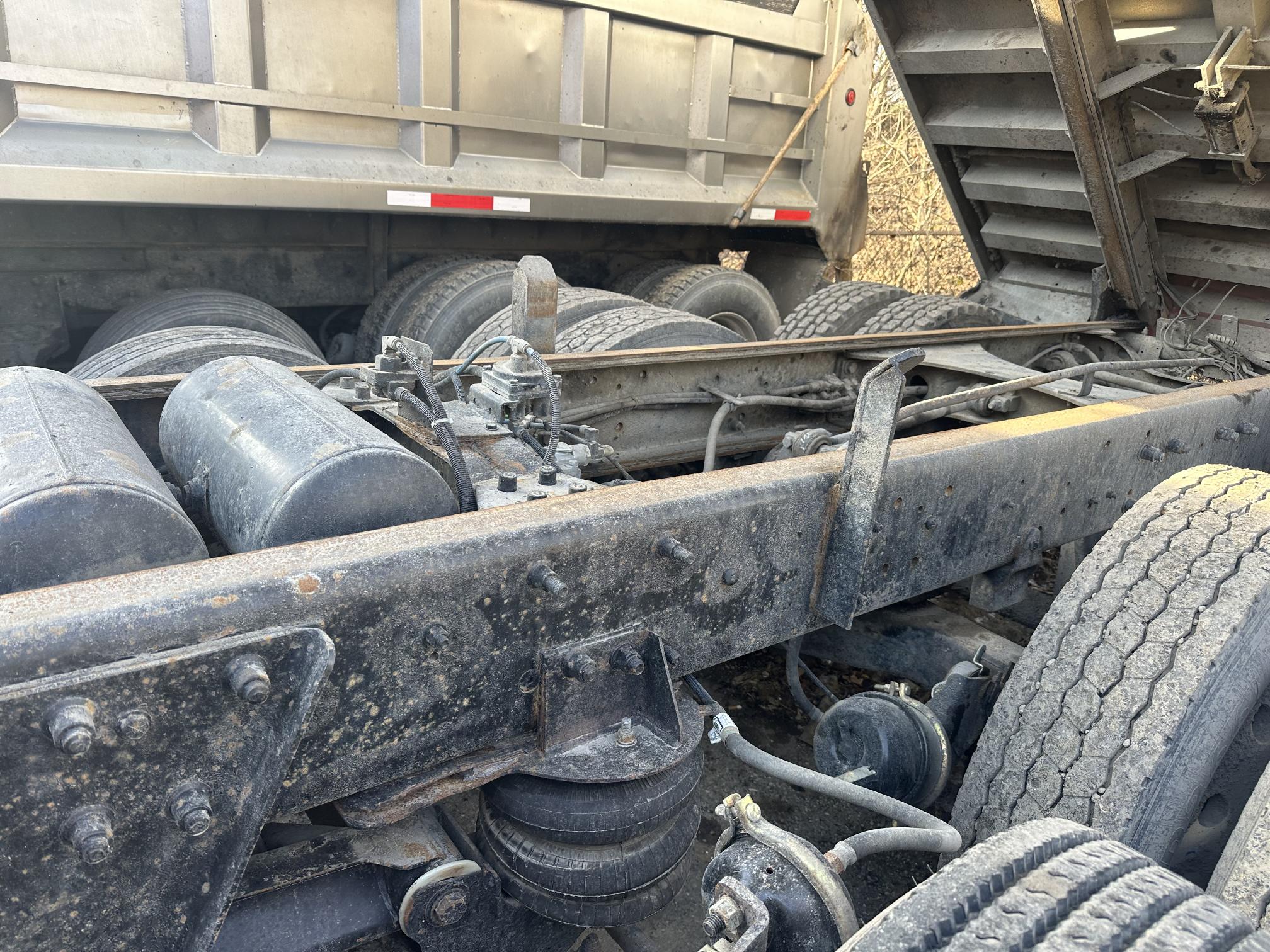 2007 MACK CV713 - Image 17