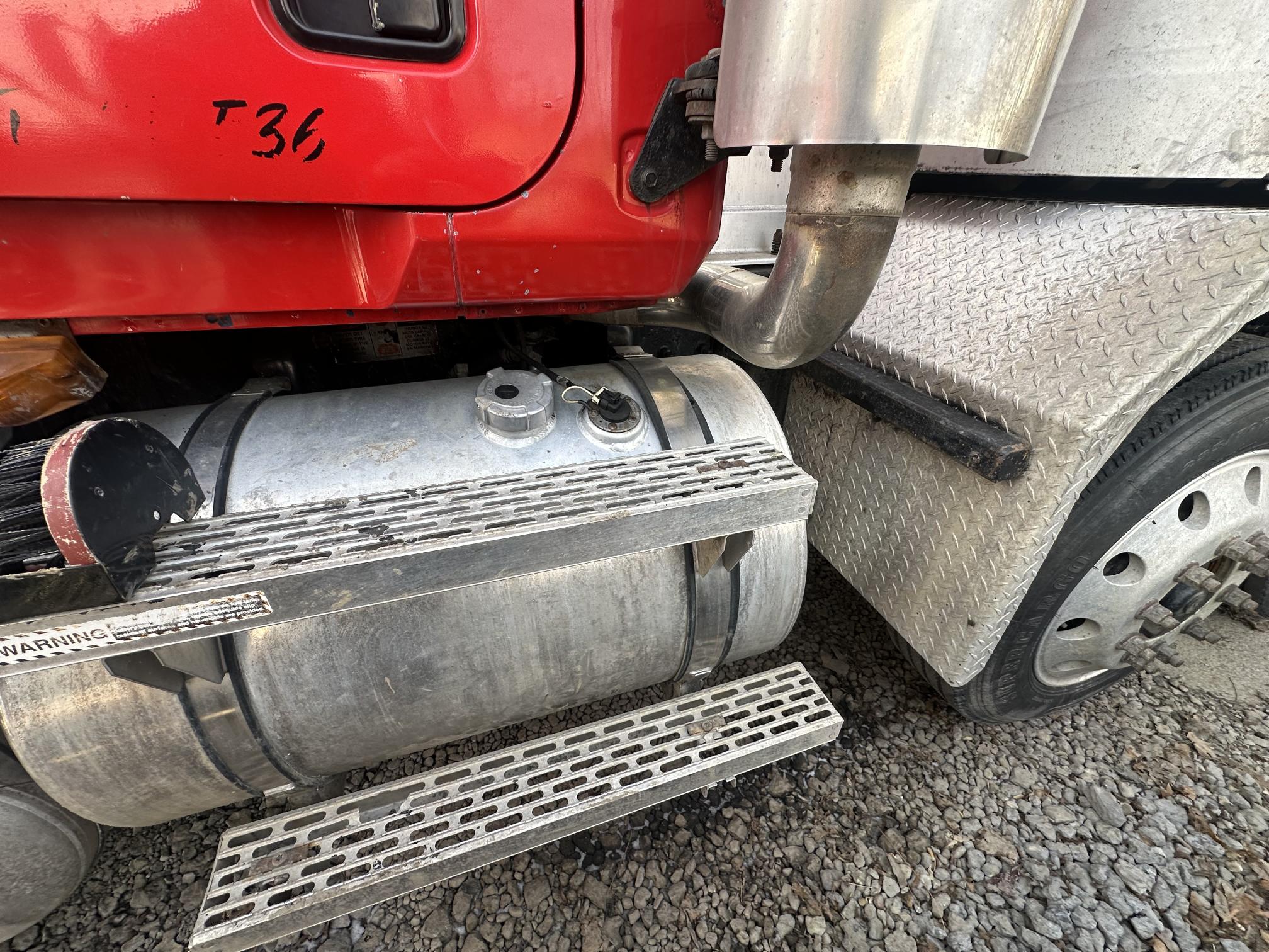 2007 MACK CV713 - Image 21