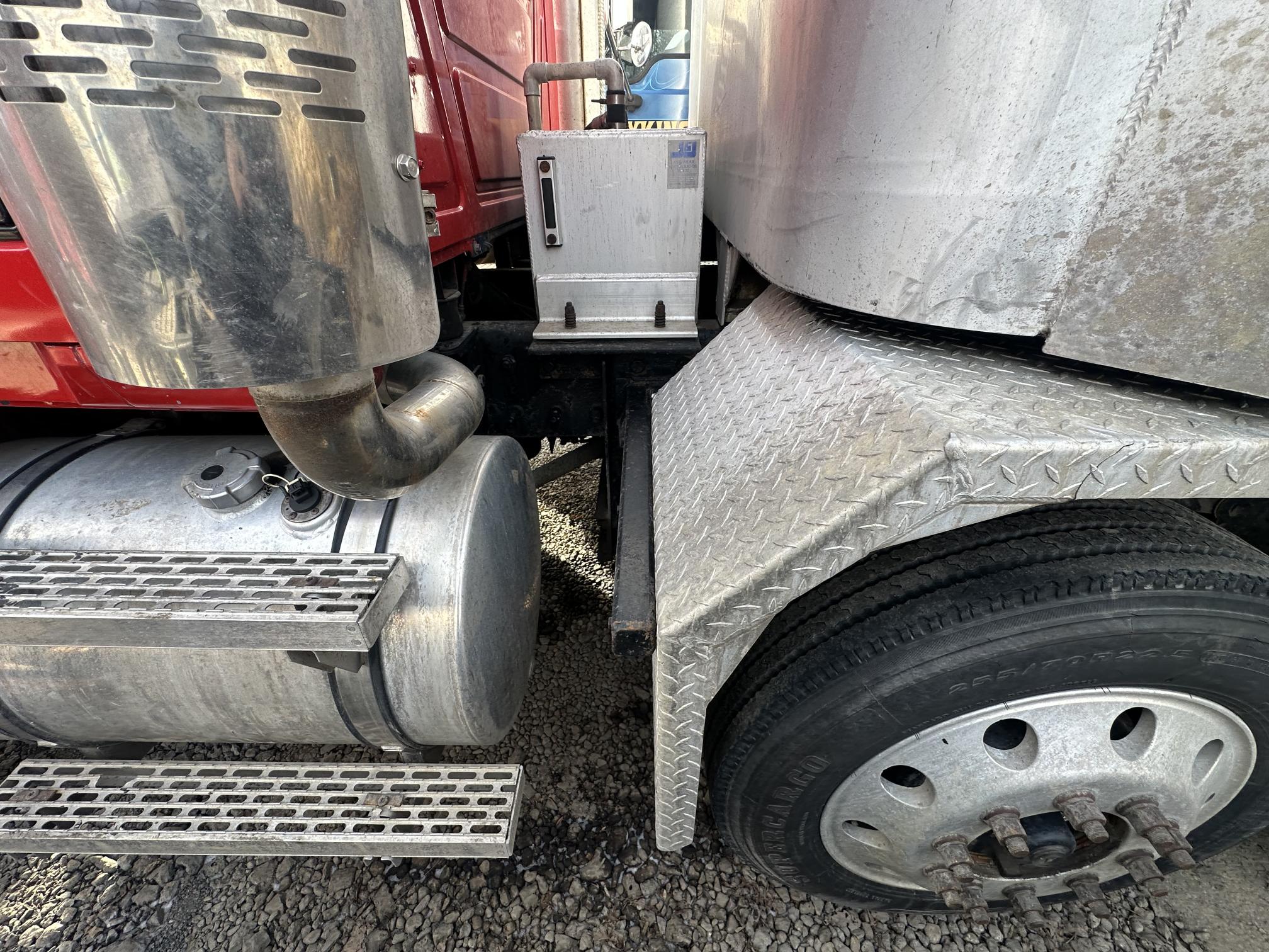 2007 MACK CV713 - Image 22