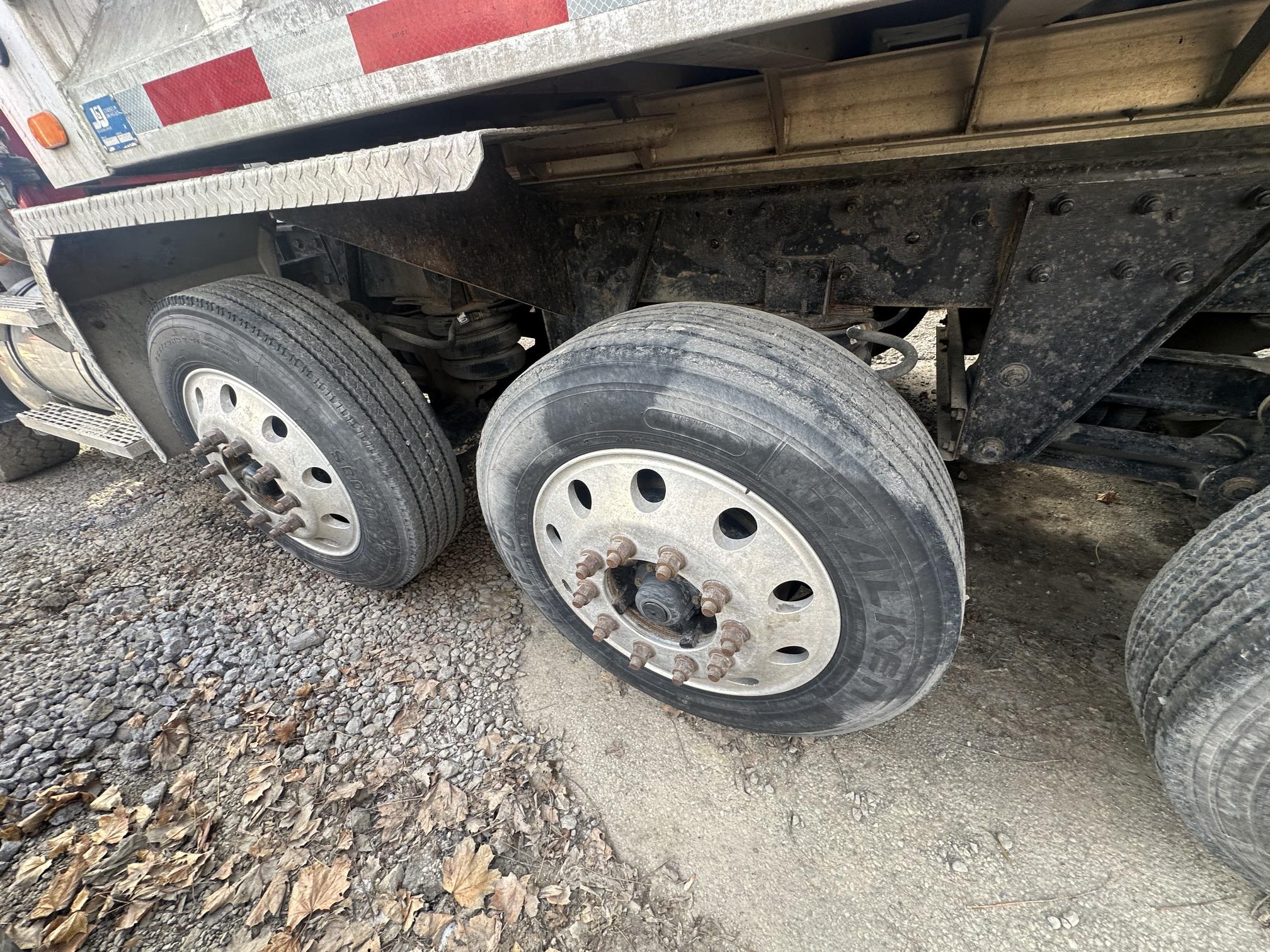 2007 MACK CV713 - Image 24