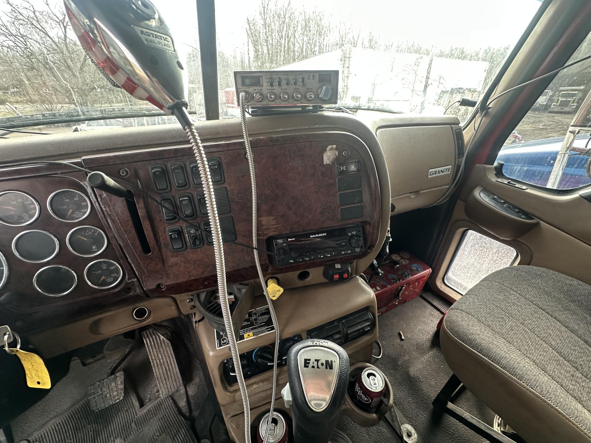 2007 MACK CV713 - Image 45