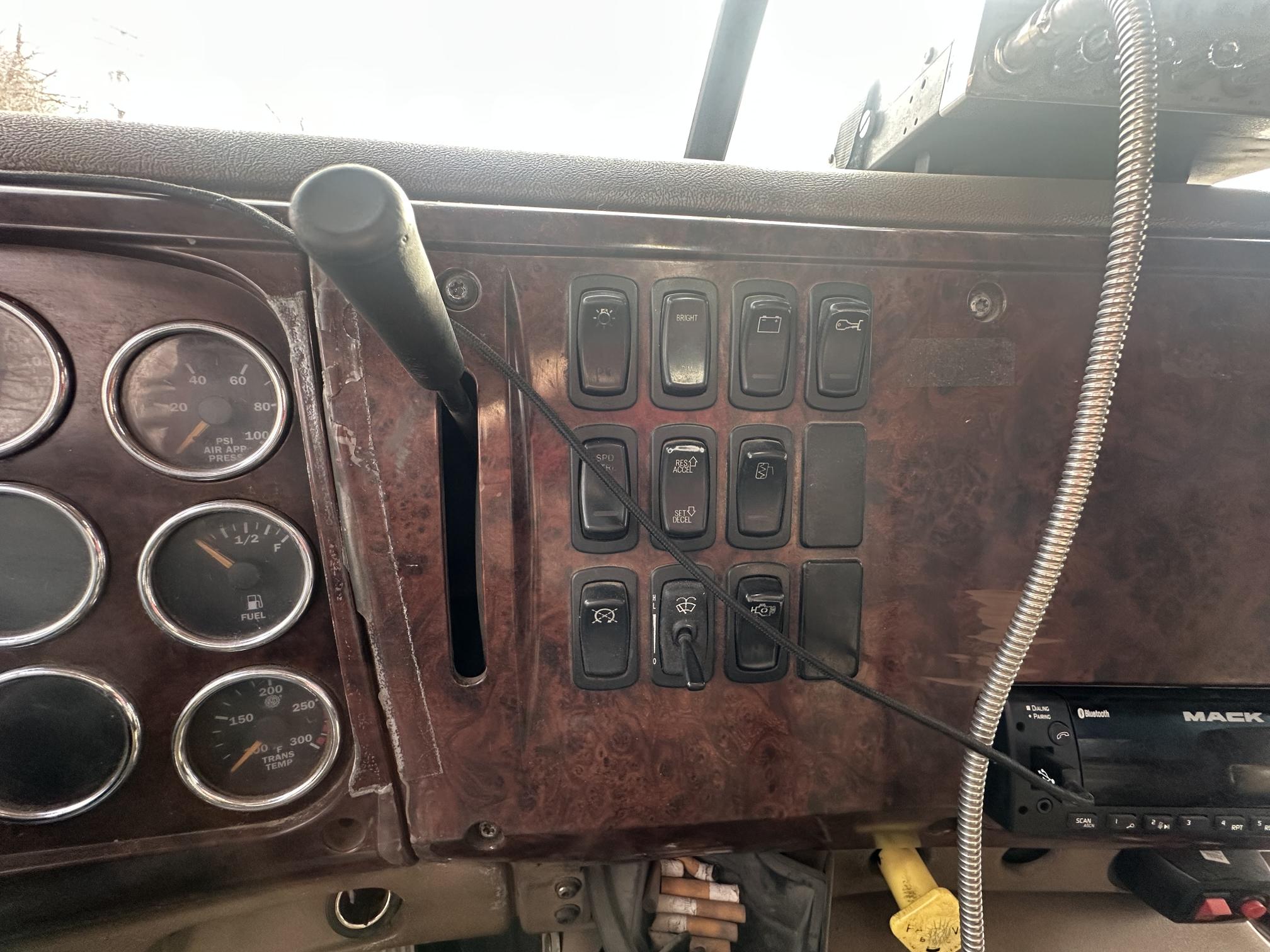 2007 MACK CV713 - Image 49