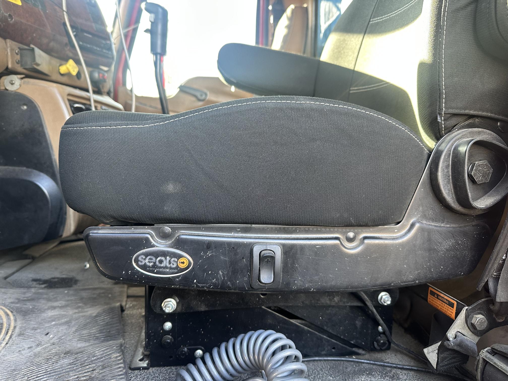 2007 MACK CV713 - Image 40