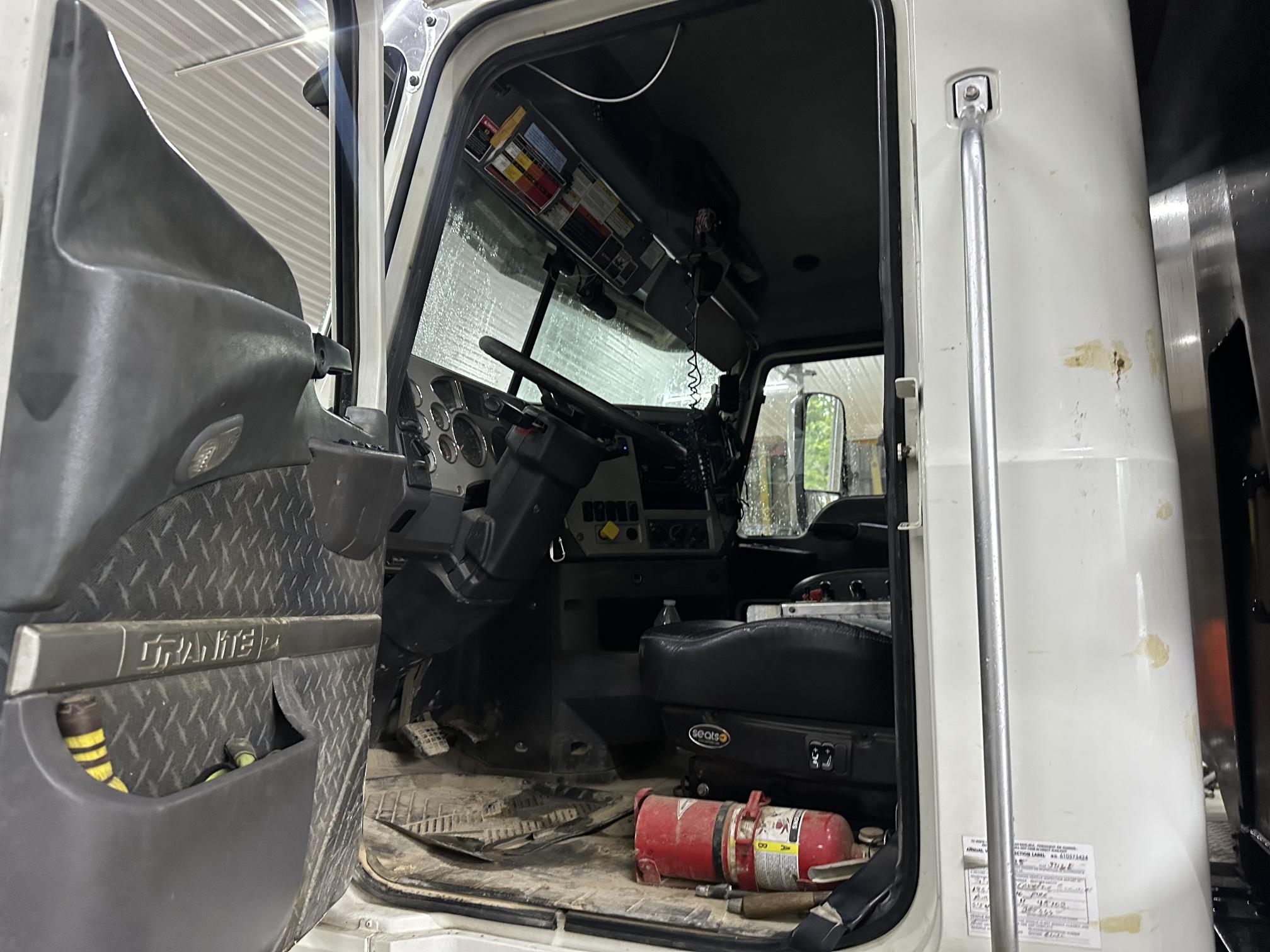 2018 MACK Granite GU713 - Image 26