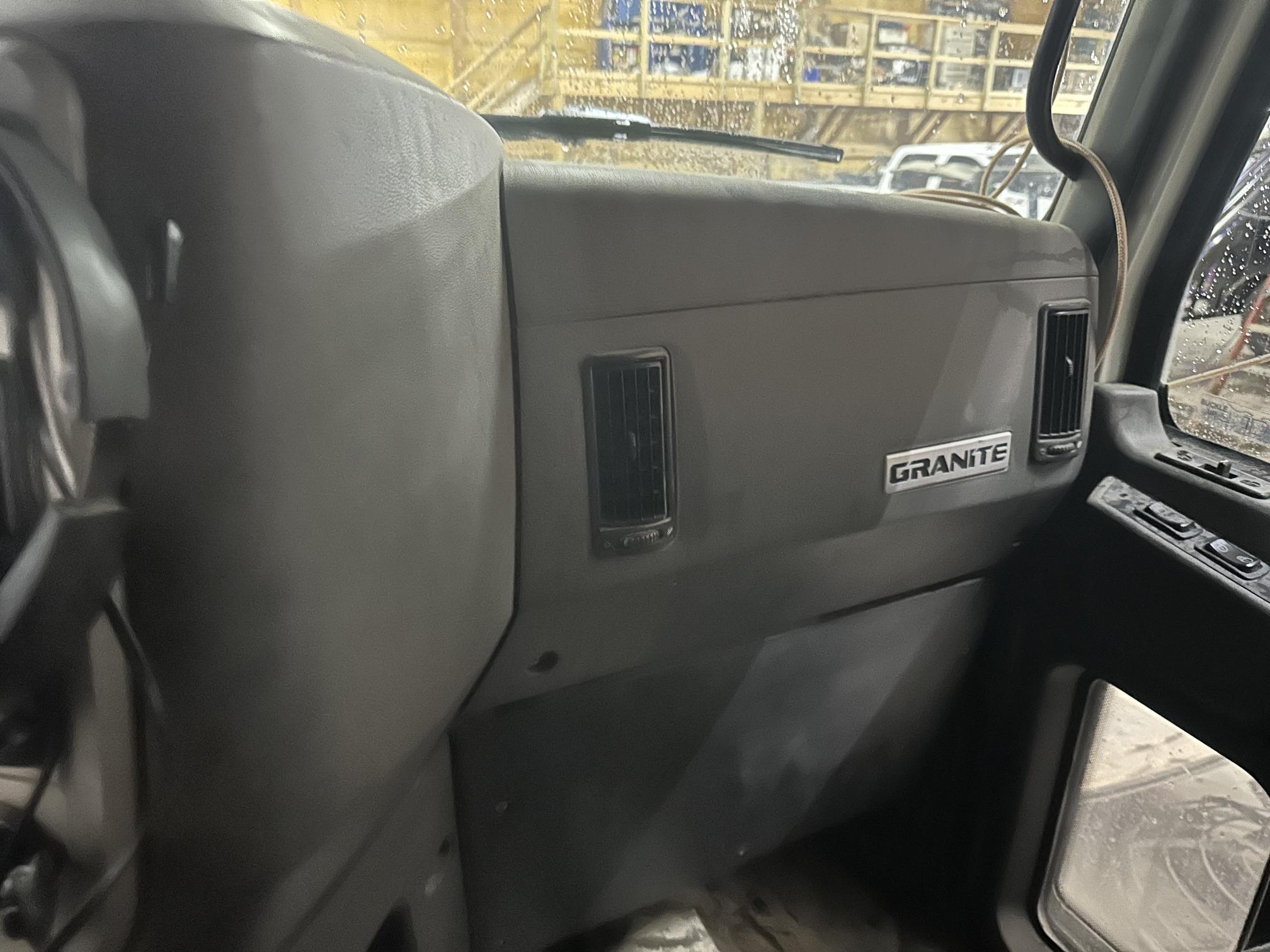 2018 MACK Granite GU713 - Image 34