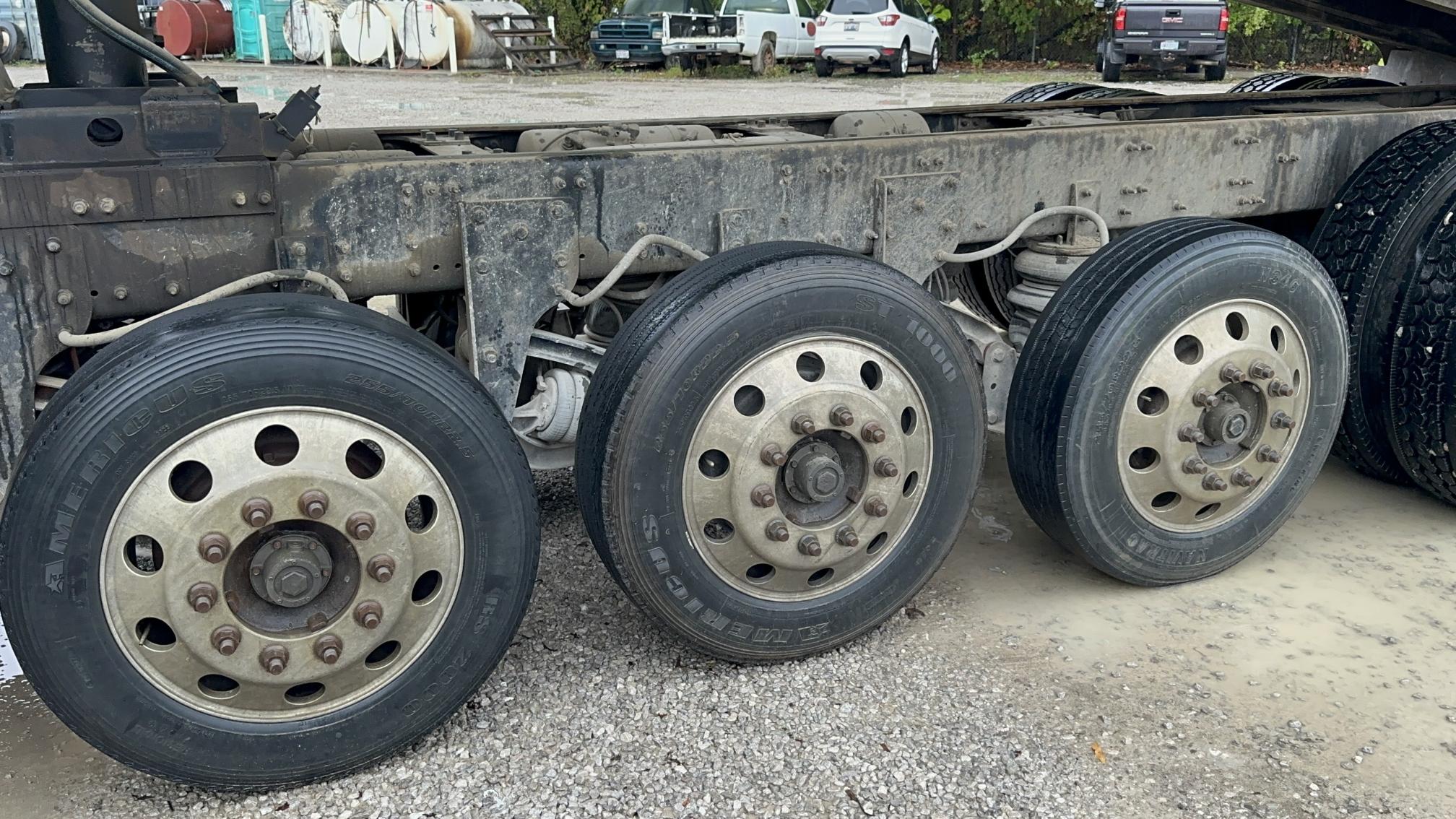 2018 MACK Granite GU713 - Image 25