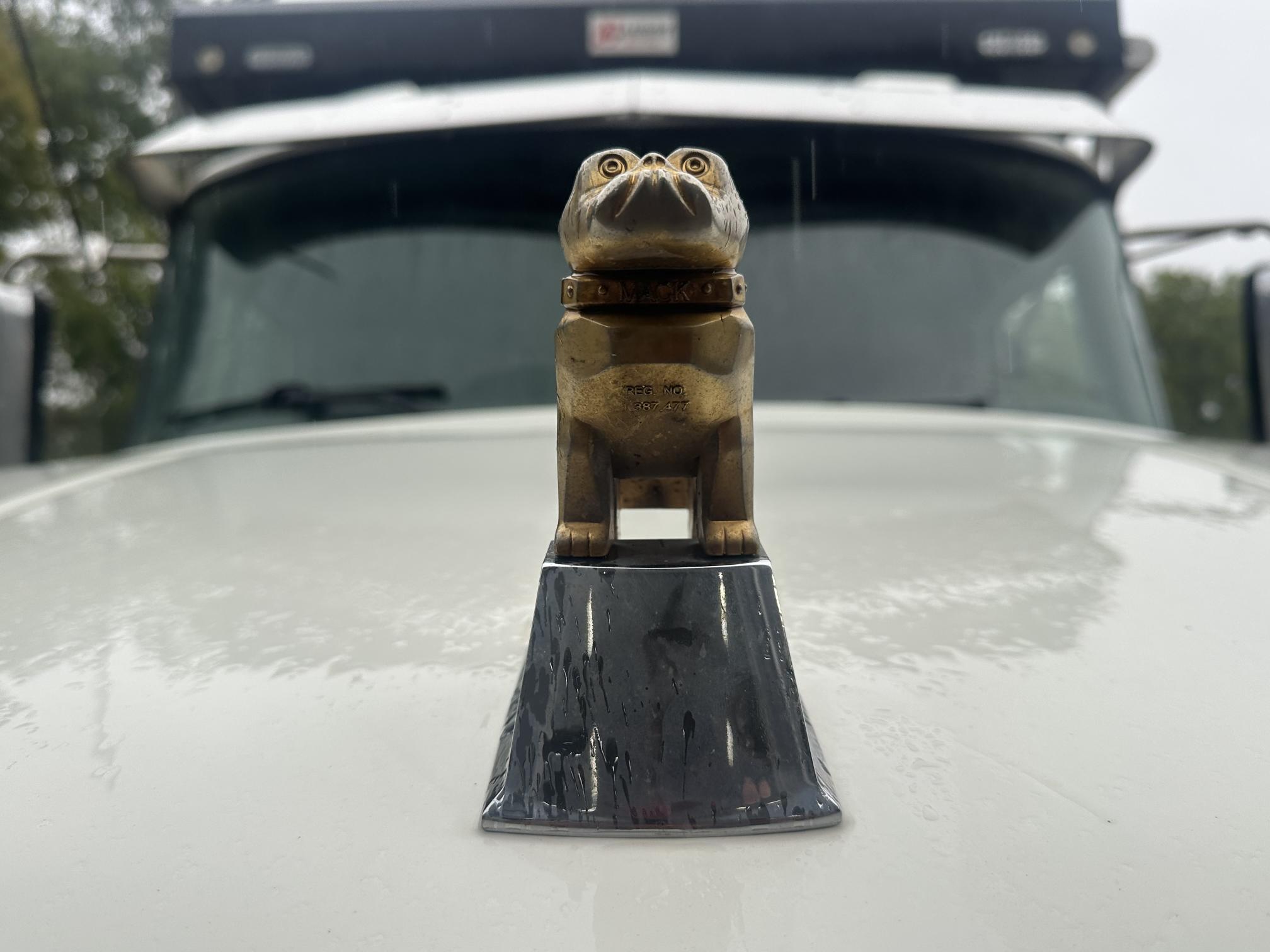 2018 MACK Granite GU713 - Image 40