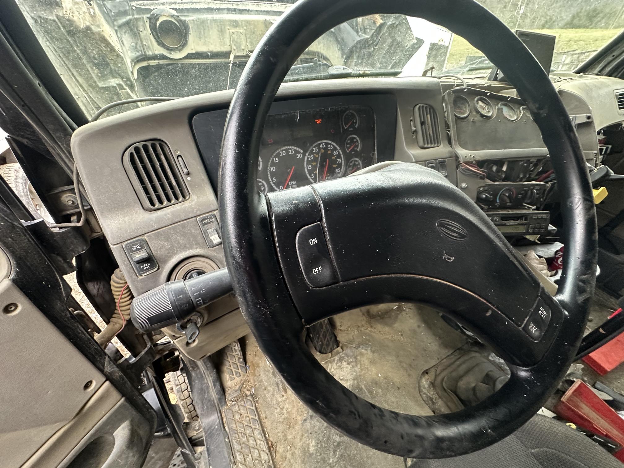 2006 STERLING L9500 - Image 32