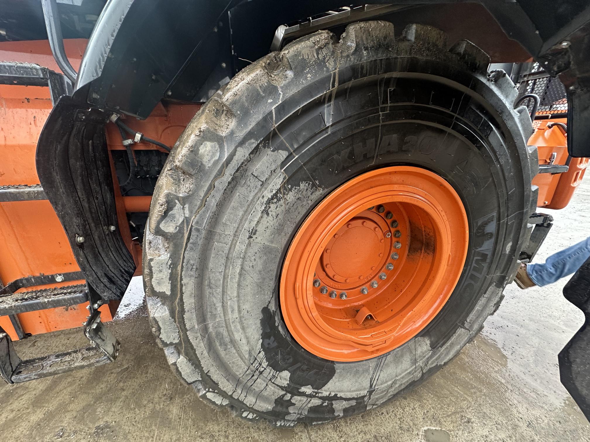 2021 HITACHI ZW370-6HC - view 19 of 42