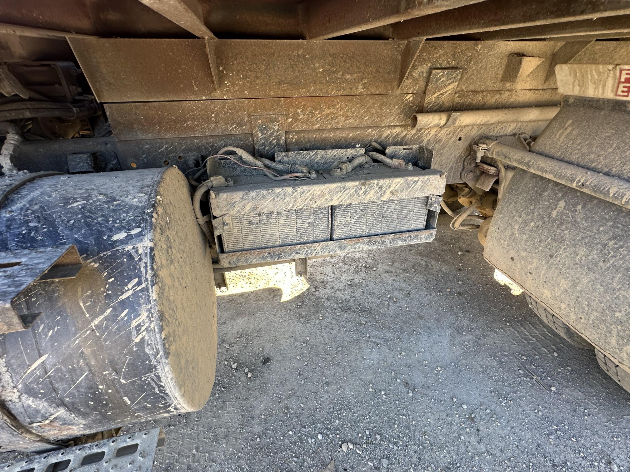 2000 STERLING AT9513 - Image 12