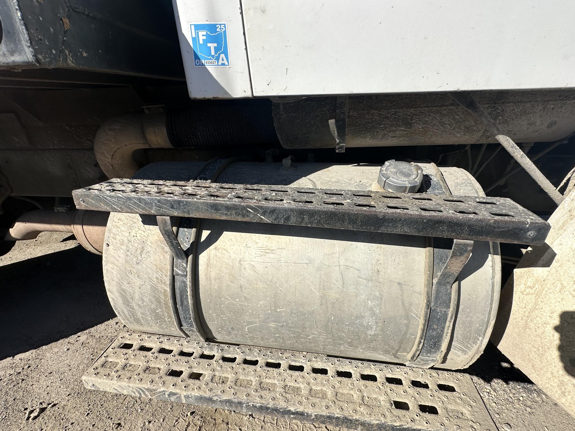 2000 STERLING AT9513 - Image 21