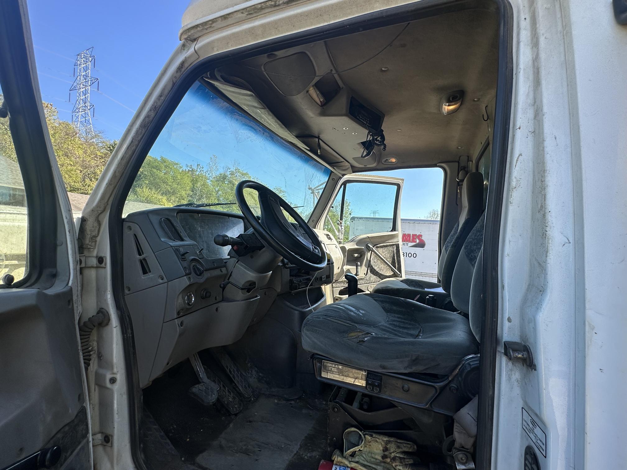 2000 STERLING AT9513 - Image 32